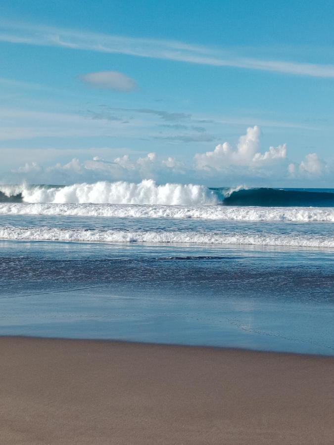Rumah Nalu Surf Camp Krui Экстерьер фото